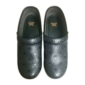 Dansko Black Silver Embossed Medallion XP Professional Stapled Clogs 42 Size 11